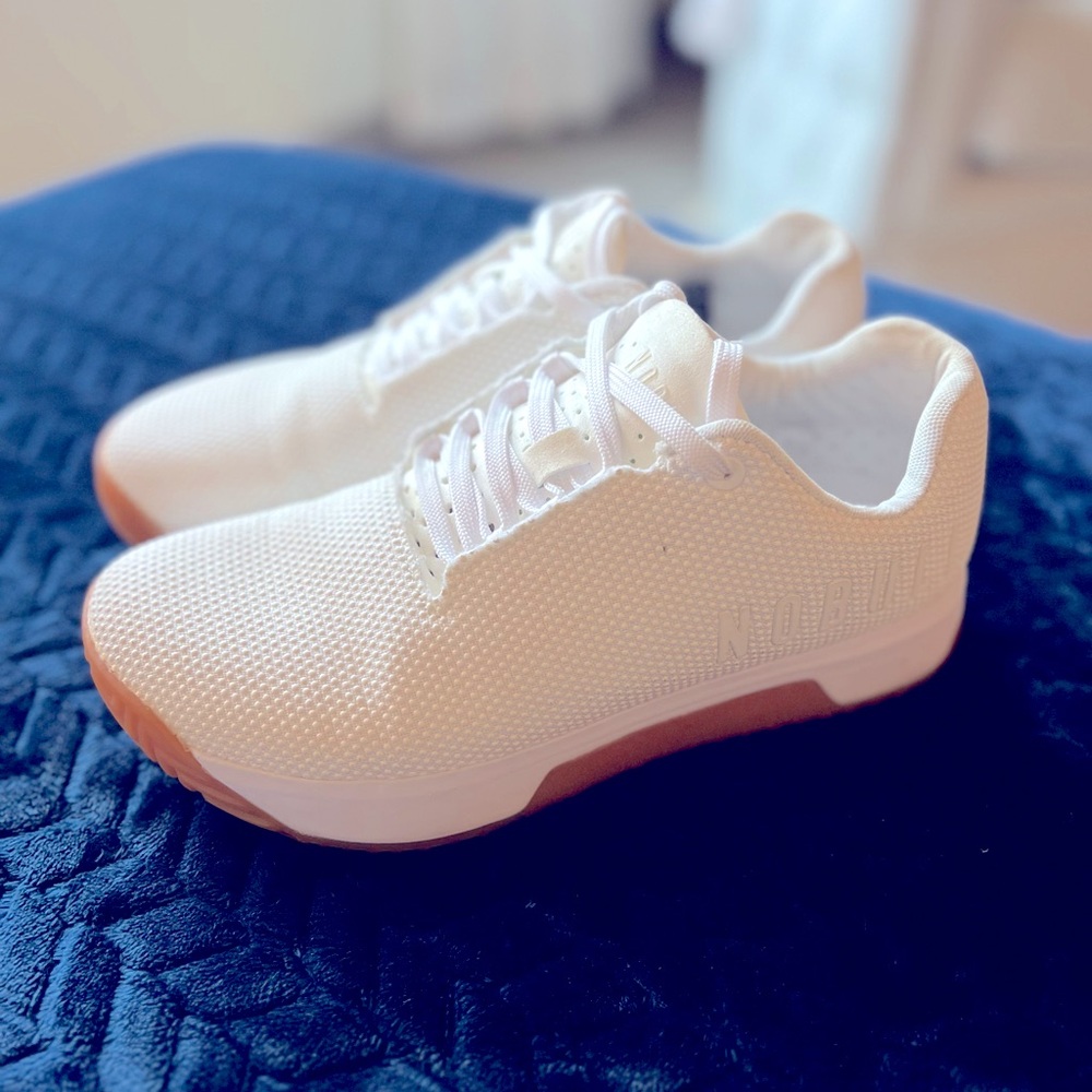 NOBULL WHITE GUM TRAINER+ (WOMEN’S)